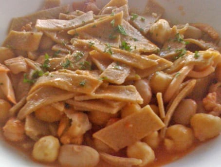 Pasta with chickpeas and beans