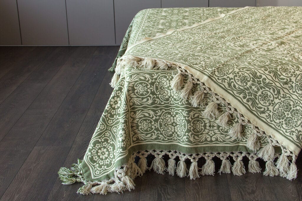 Abruzzo's Fabled Taranta Blankets