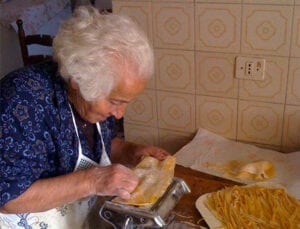 Italia making pasta