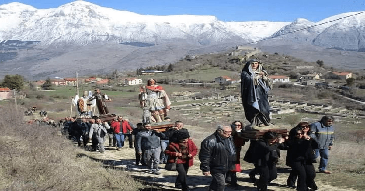 Alba Fucens Easter