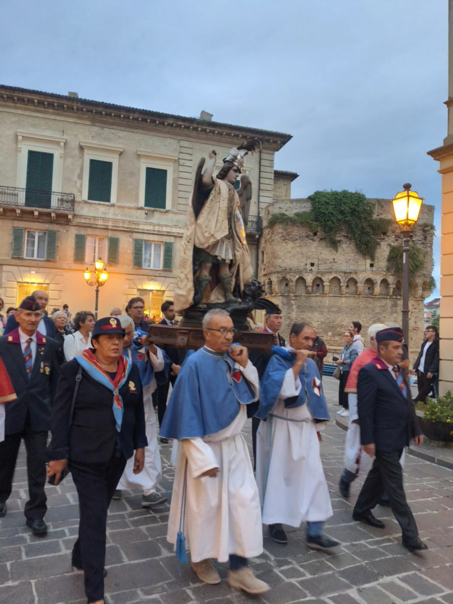 9 Sagre e Feste San Michele Procession