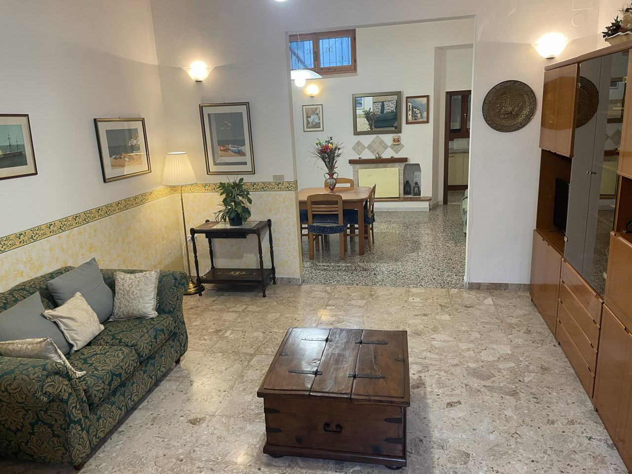 Bisenti Apartments - Long-term Garden Apartment Rental