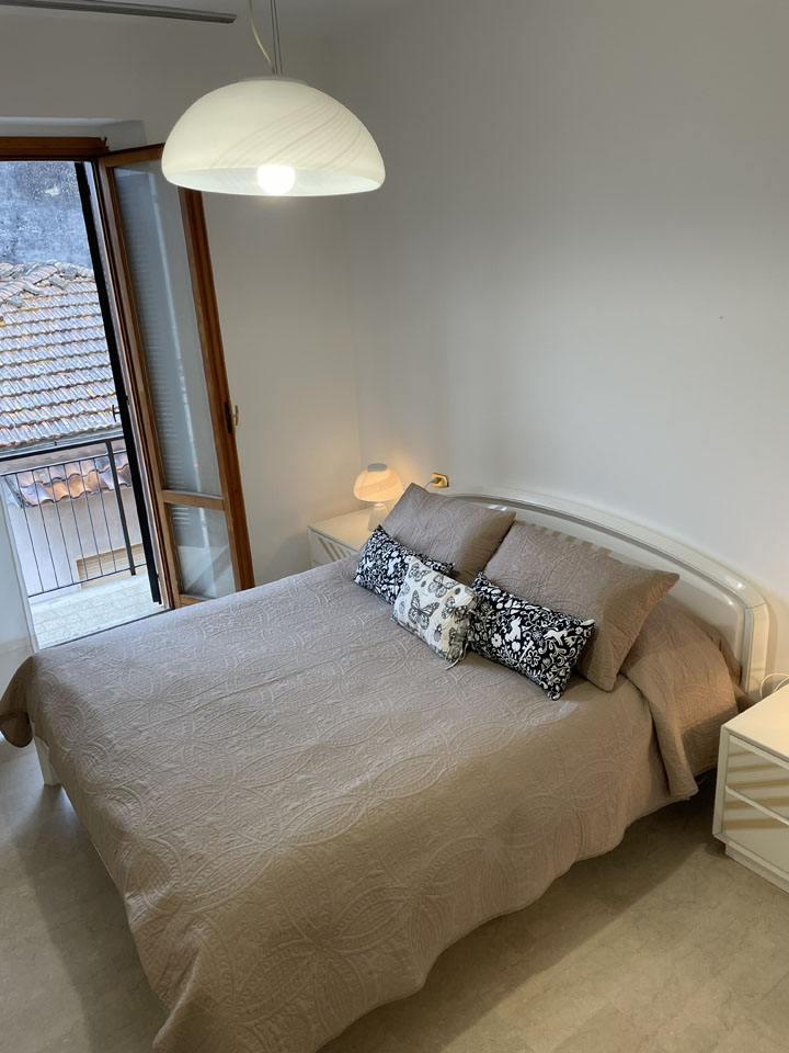 Bisenti Apartments - Short Term Terrace Apartment Rental