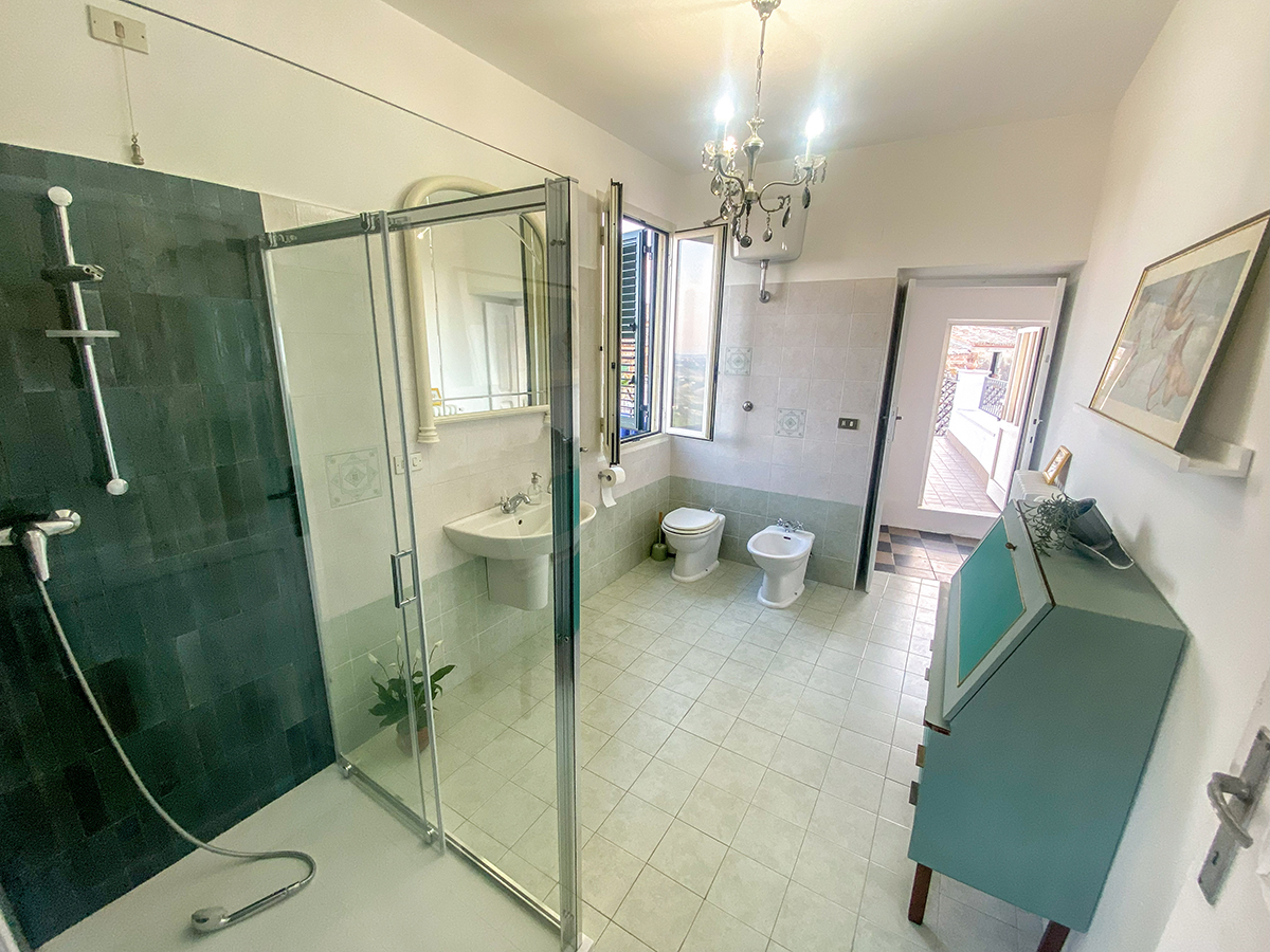 Restored 360° Historic Penthouse, Centro Storico of Penne