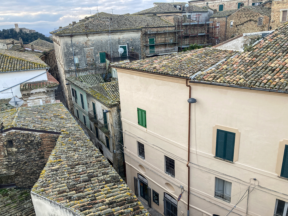 Restored 360° Historic Penthouse, Centro Storico of Penne