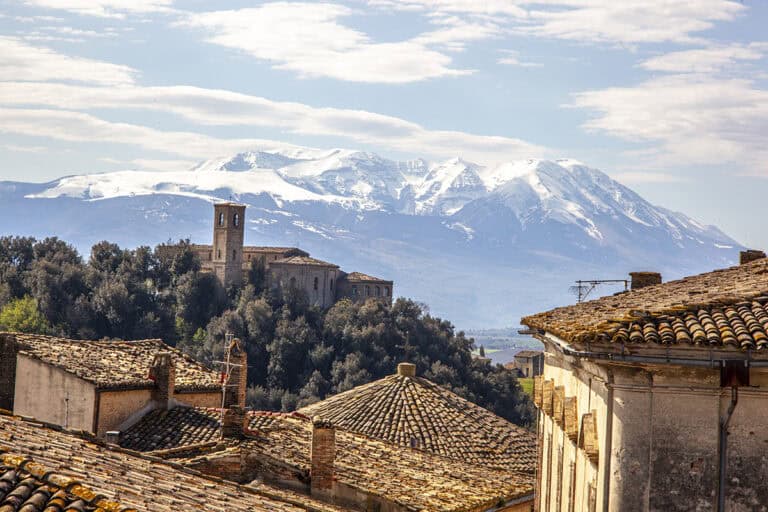 Restored 360° Historic Penthouse, Centro Storico of Penne