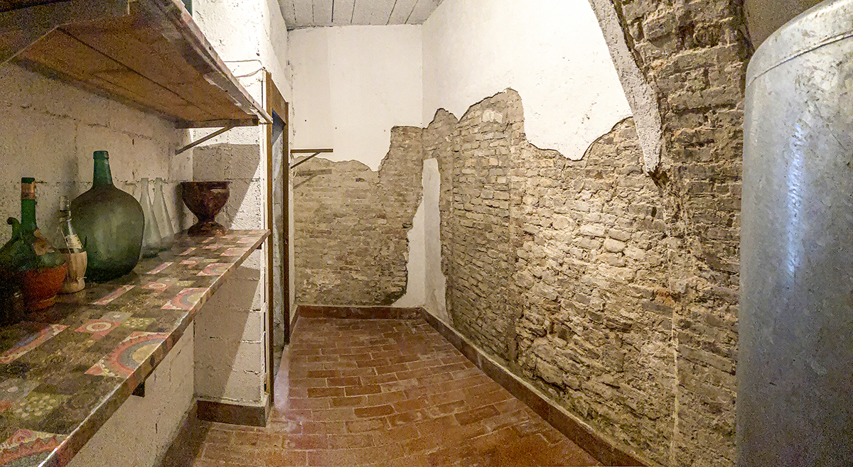 Restored 360° Historic Penthouse, Centro Storico of Penne