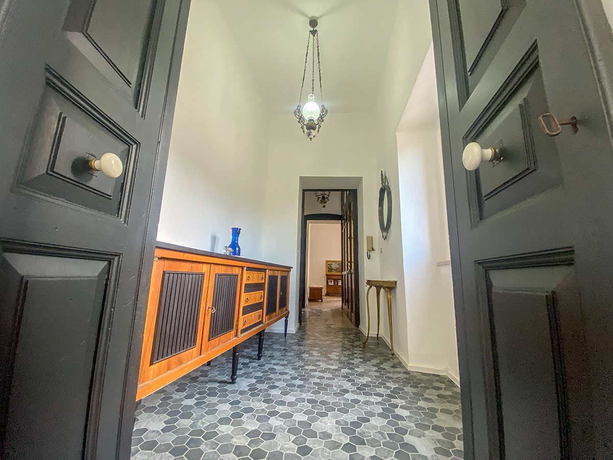 Restored 360° Historic Penthouse, Centro Storico of Penne