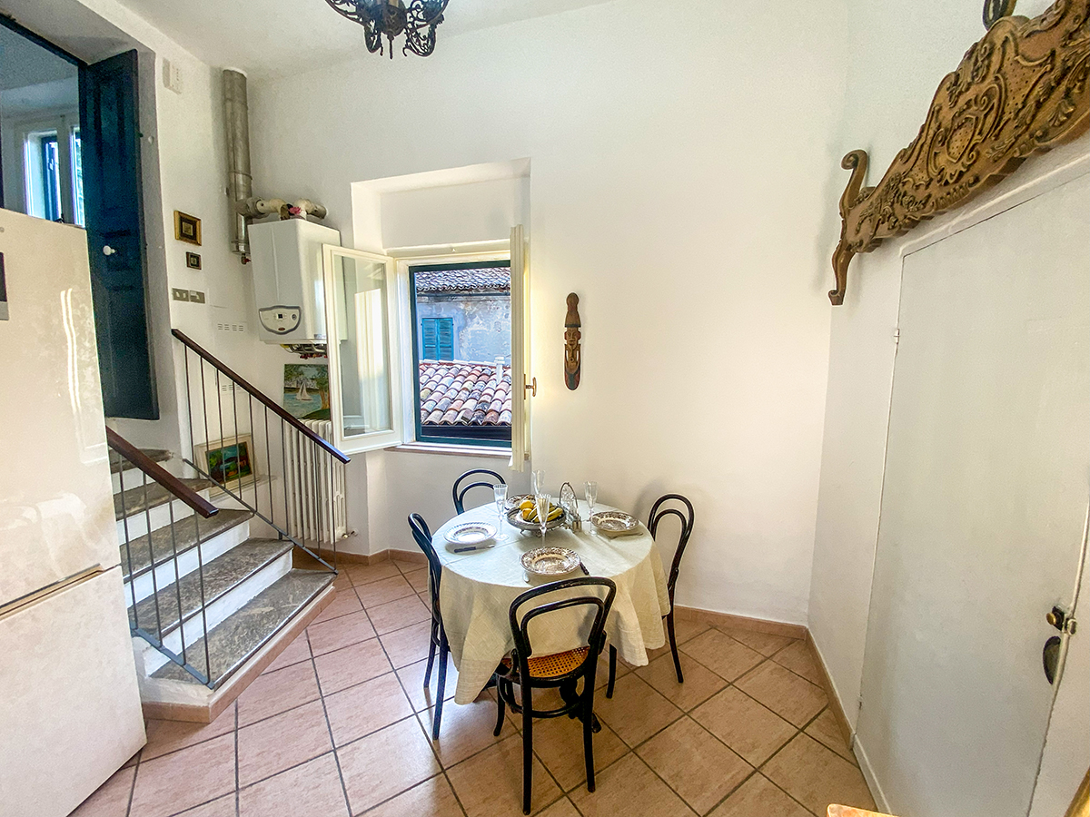 Restored 360° Historic Penthouse, Centro Storico of Penne