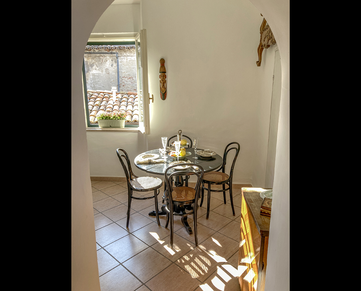 Restored 360° Historic Penthouse, Centro Storico of Penne