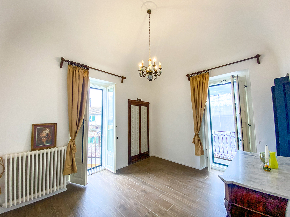 Restored 360° Historic Penthouse, Centro Storico of Penne